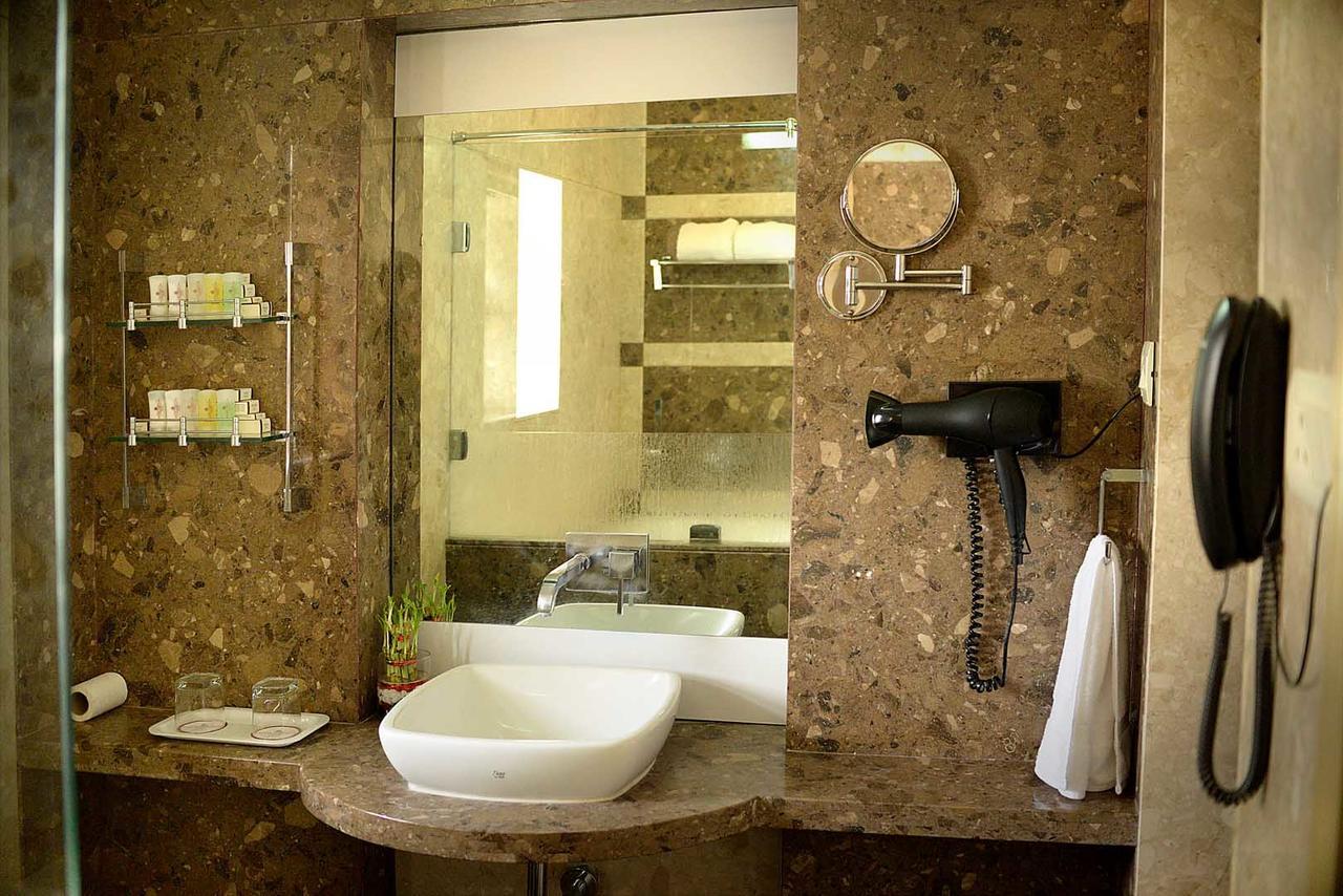 Hotel Fortune Palace Jāmnagar 외부 사진